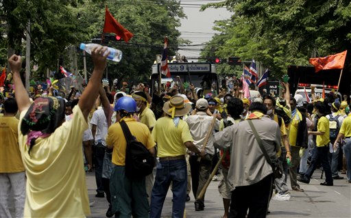 Thai Deputy PM Quits as Clashes Injure 100
