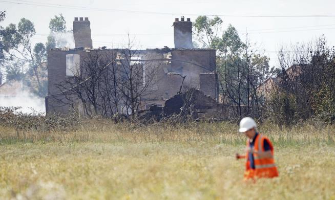 Amid Unprecedented Heat Wave, London Homes Burn