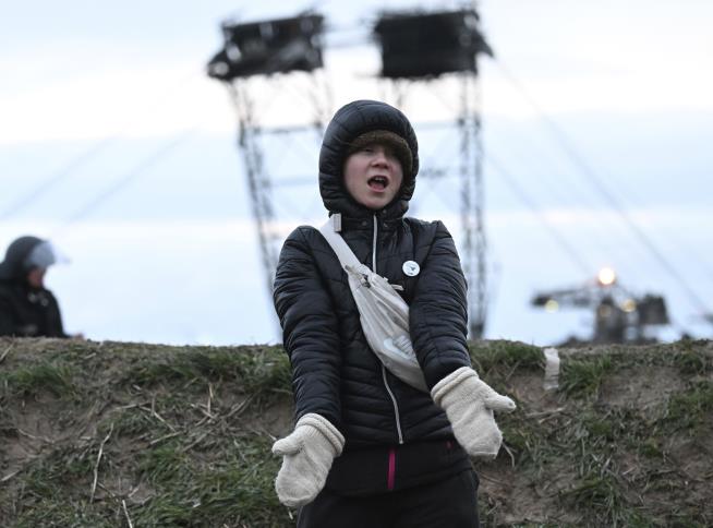 Cops Carry Thunberg Away From Coal Mine Protest