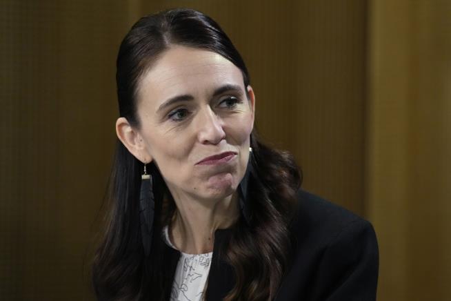 Ardern, Weary After 6 Years, to Step Down