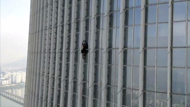 Climber Got to 72nd Floor Before He Was Arrested