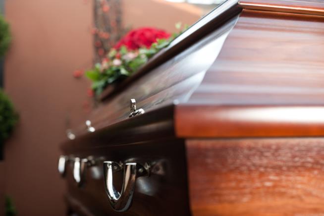 'Dead' Woman Discovered Gasping for Air in Her Coffin