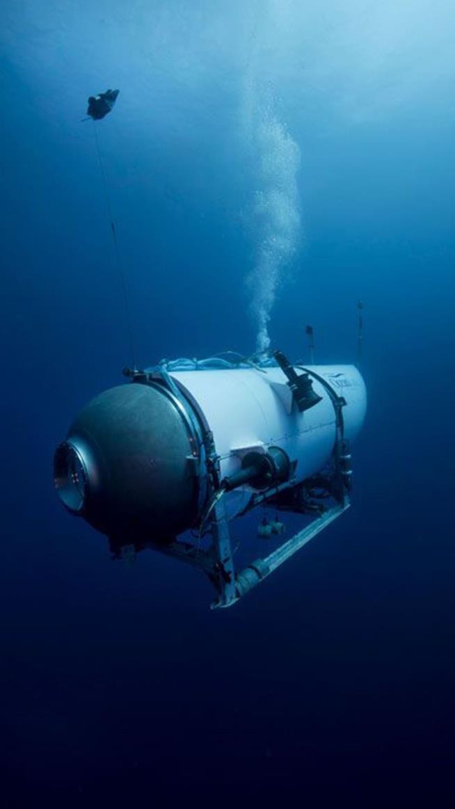 Titanic Sub Operator Is 'Mobilizing All Options'