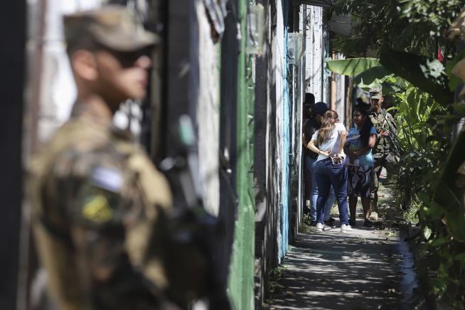 An Entire Region of El Salvador Has Been Surrounded