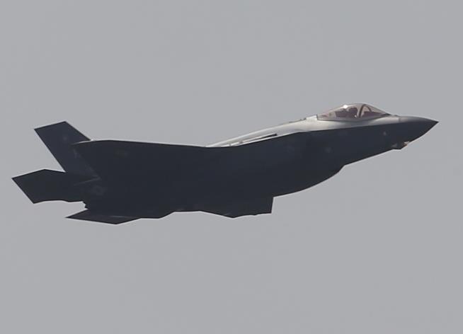 US Military to Public: Help Us Find Our Stealth Fighter Jet