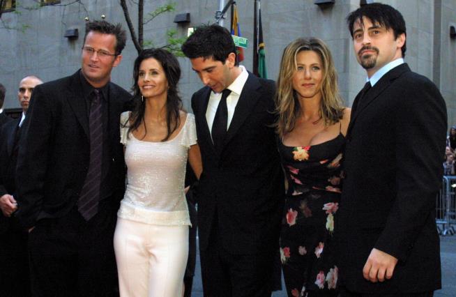 Aniston, Schwimmer Share Tributes to Matthew Perry