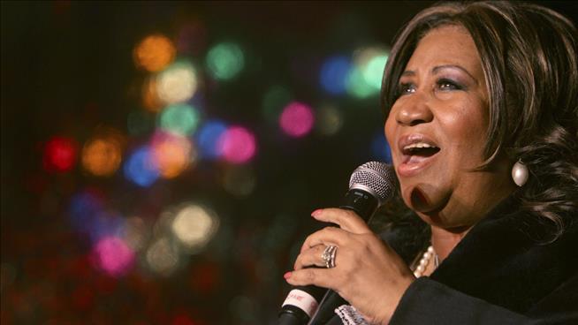 Aretha Franklin's Homes Divvied Up Using Will Found in Couch