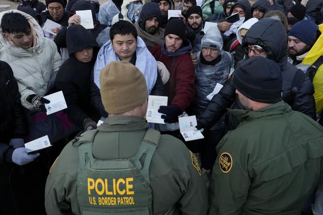 New Border Debate Centers on the Number 5,000
