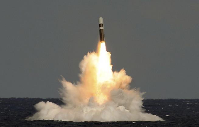 Off the Coast of Florida, UK Suffers Missile 'Anomaly'