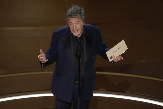 Pacino's Oscar Moment Causes a Stir