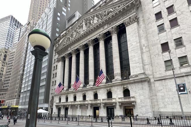 S&P 500 Hits Record High Despite Inflation Report