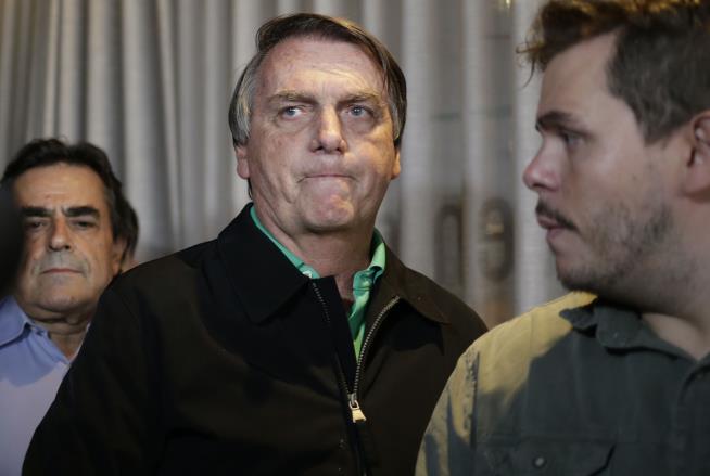 After Aides' Arrests, Bolsonaro Holed Up in Hungarian Embassy