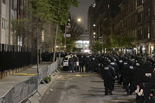 NYPD Officers Storm Columbia University