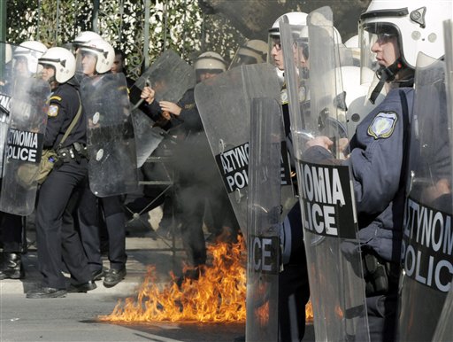 Cops Egg On Greek Rioters as Strike Fizzles