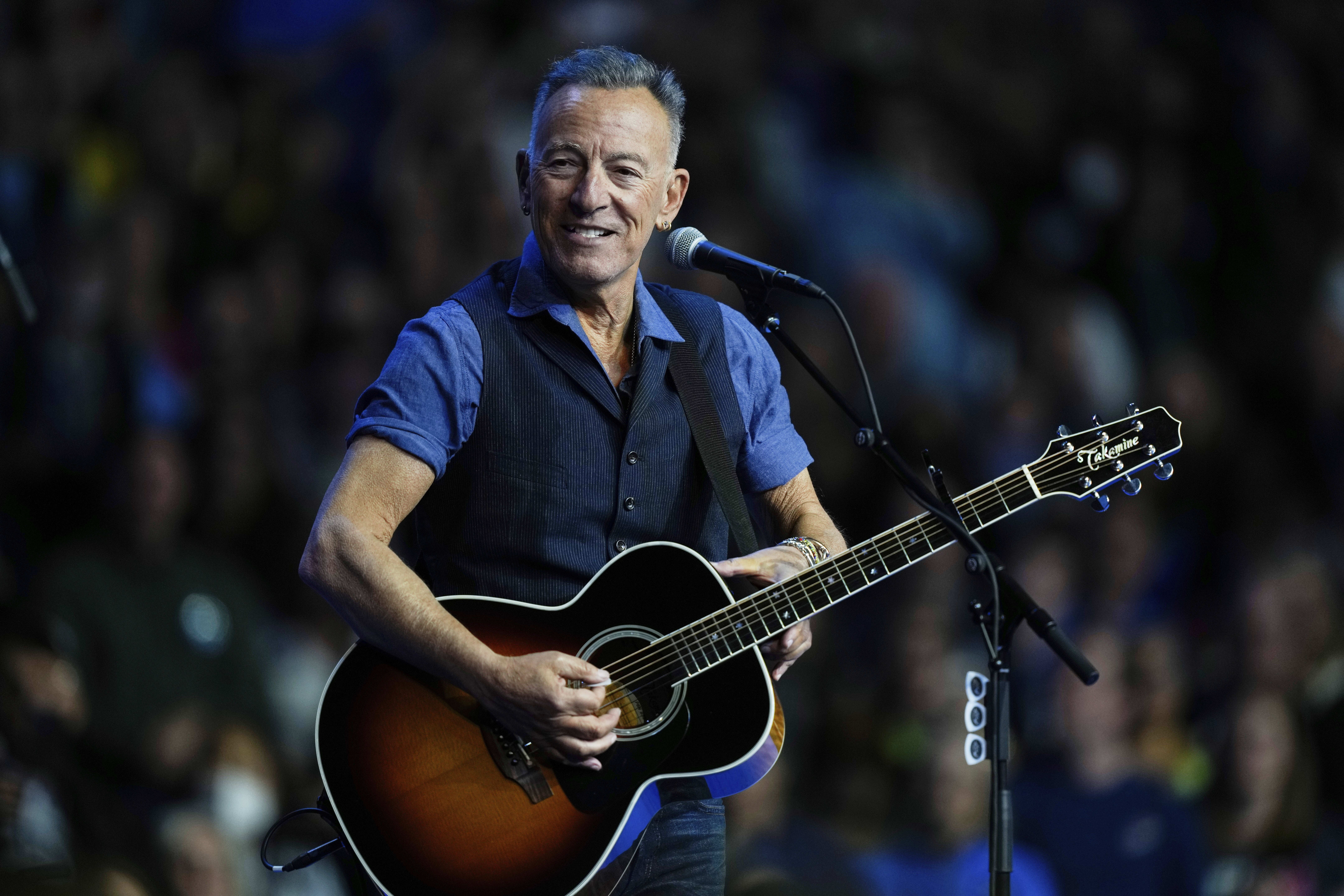 Neil Young, Eddie Vedder Weigh In on Springsteen-Trump Tiff