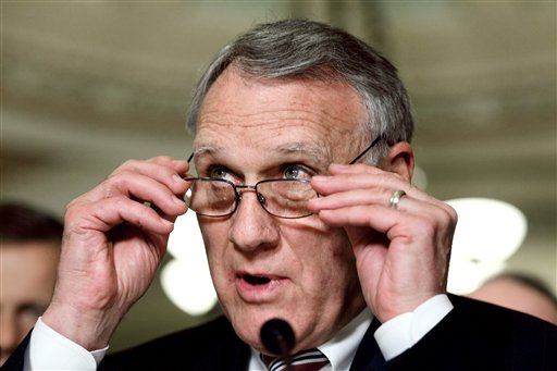 Senate GOP Slows Rush to Tax AIG Bonuses