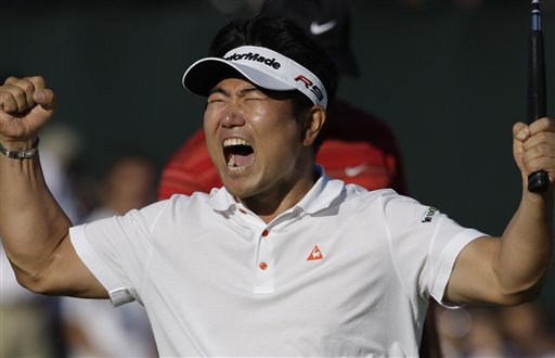 Yang Upsets Woods for PGA Title