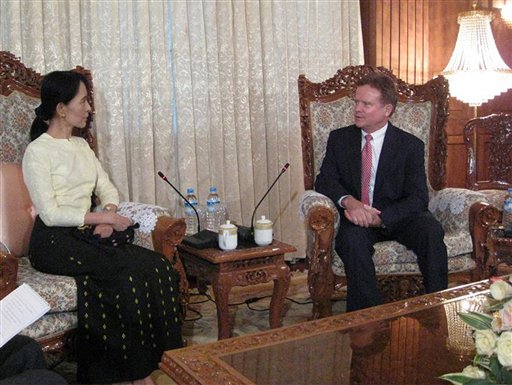 Suu Kyi OK With Lifting Sanctions on Burma: Webb
