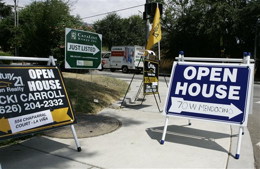 Pending Home Resales Drop to Record Lows