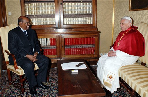 Sudan's Leader Meets Pope, Vows to Honor Ceasefire