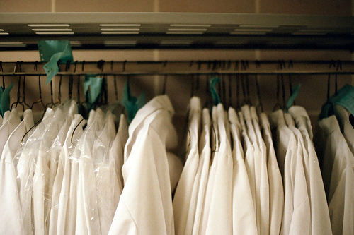 Health Experts Don't Cotton to Dirty Lab Coats