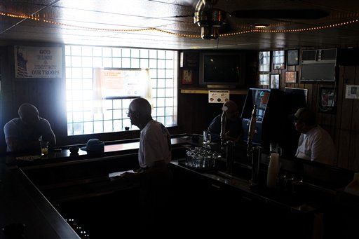 World's Oldest Bartender Calling It Quits