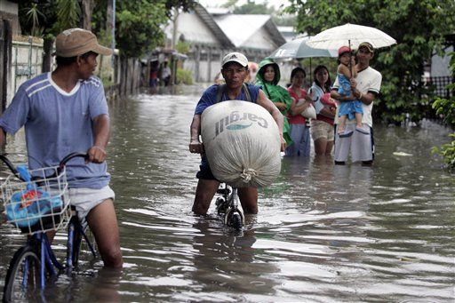 Dozens Dead as Mudslides, New Floods Hit Philippines