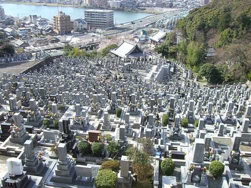 Japanese Dying to Get Into Highrise Cemeteries