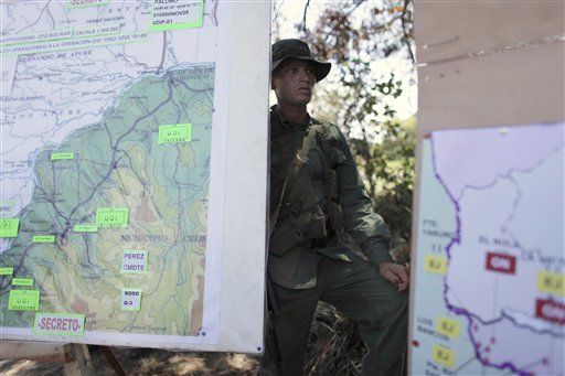 Chavez Masses Troops at Colombia Border