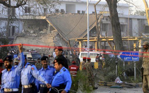 10 Killed as Bomber Hits Pakistan Spy Agency