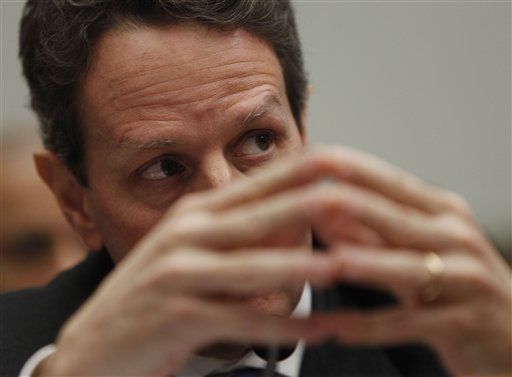 Fed Report Rakes Geithner Over AIG Bailout