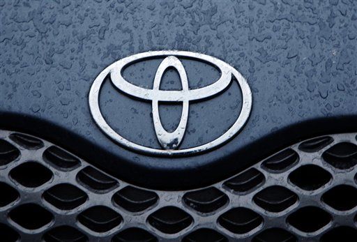 US Clears Toyota Fix for Gas Pedals