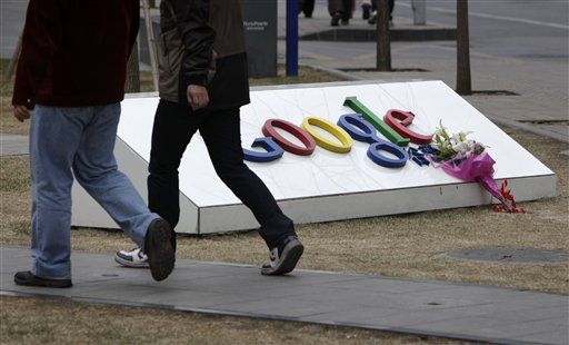 Tough-Guy China Shows Weakness in Google Fight