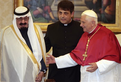 Saudi King Meets the Pope