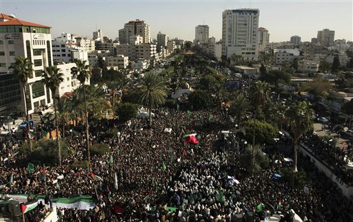 Thousands Rally in Gaza