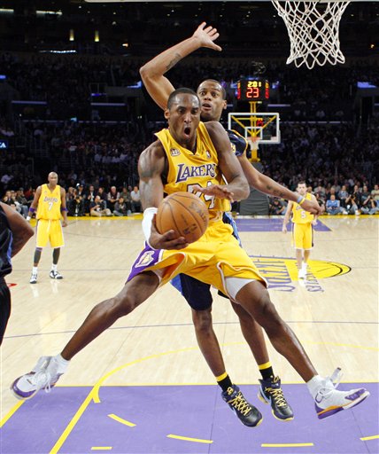Lakers Demolish Nuggets 127-99