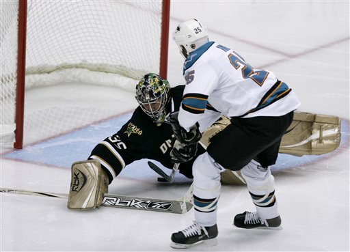 Thornton Leads Sharks to 3-2 Win Over Stars