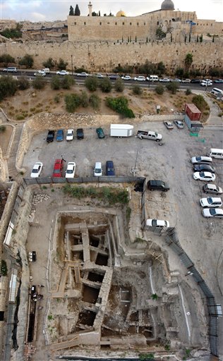 Queen's Digs Found in Holy Land