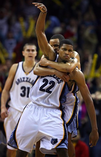 Rudy Gay's Buzzer Beater Pushes Grizz Past Spurs