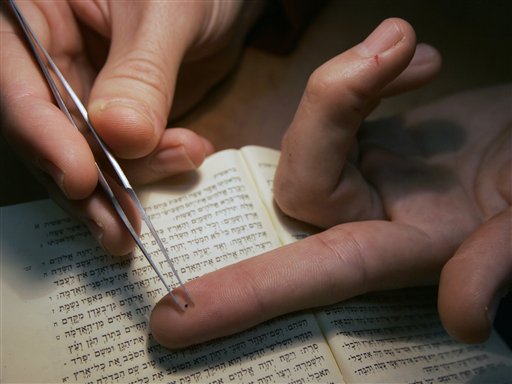 Scientists Inscribe Tiny Bible