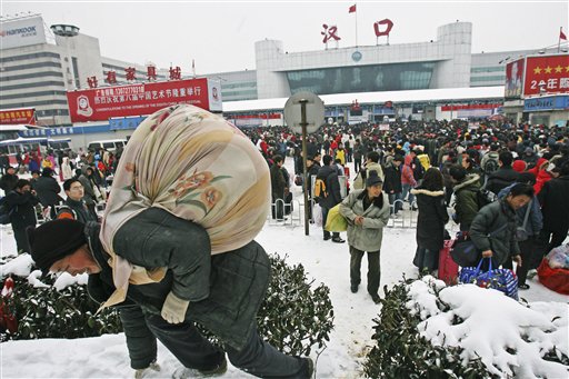 Snowstorm Disrupts Chinese Travel, Power