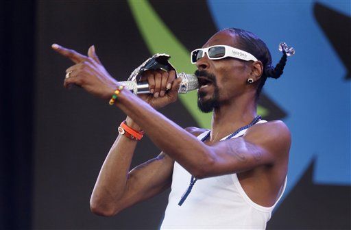 Snoop Dogg Tries to Rent an Entire Country