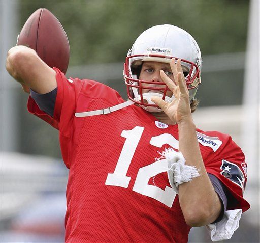 Patriots Hand Brady NFL's Top Contract
