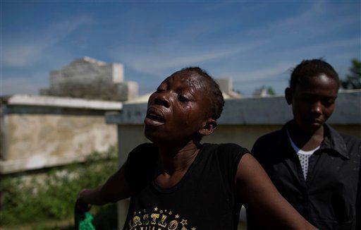 Cholera Kills 900+ in Haiti