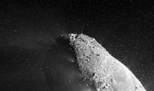NASA Probe Passes 'Snow Globe' Comet