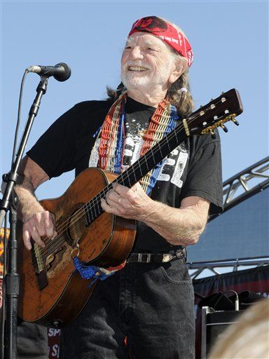 Willie Nelson Busted For Pot