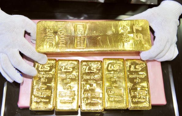 Gold Prices at Record High as Nervous Investors Scoop It Up