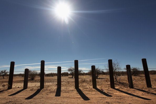 Arizona: Please Donate to Help Build Border Fence