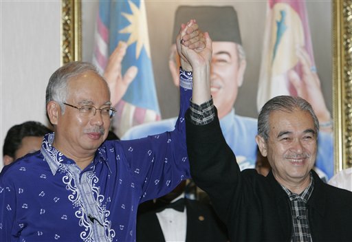 Malaysian PM Won't Quit After Election Rout