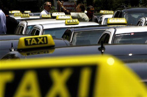 Thief Nabs Picasso Drawing, Hails Taxi